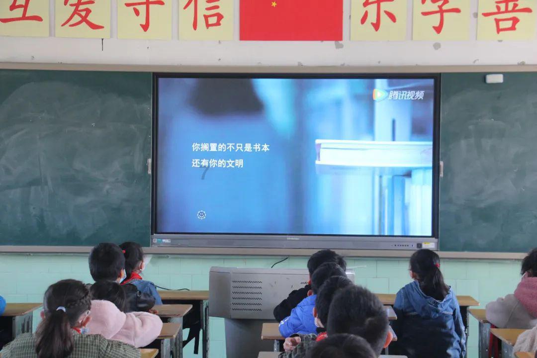 《树下有片红房子》开机 唤醒90后青葱岁月集体记忆