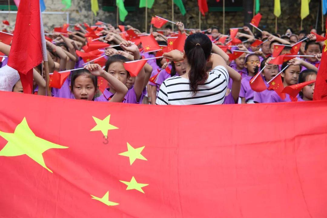 张子枫工作室就盗图事件道歉，她的路人缘是否会因此受到影响？