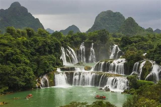 突击英雄